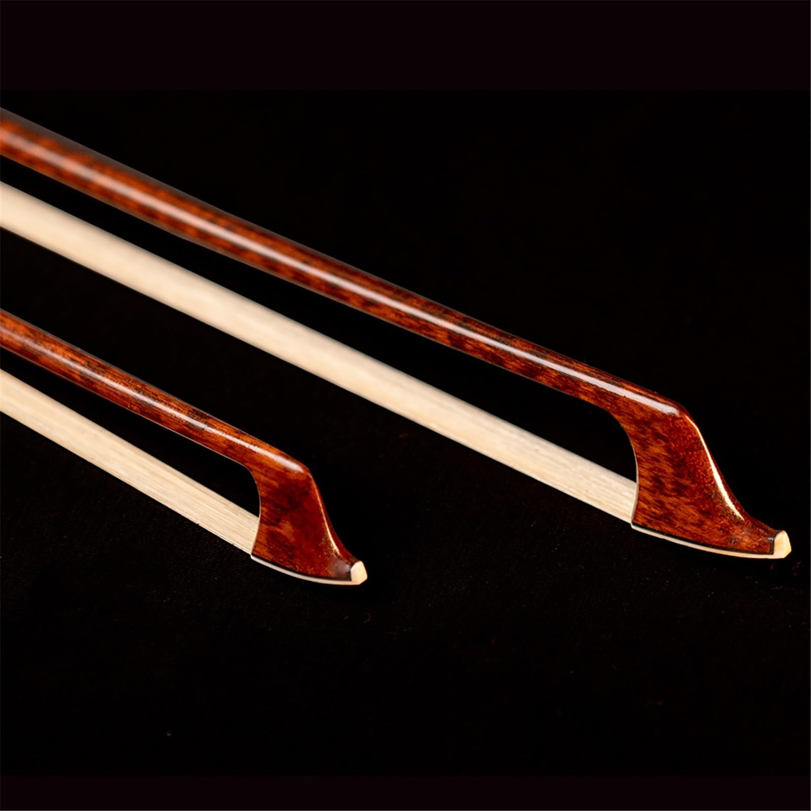 für Anfänger Geigenbogen 4/4 Violinbogen Serpentine Wood Bogen Brasilianischer Holz Performance Bogen Serpentine Wood Schneckenbogen Runder Augenbogen