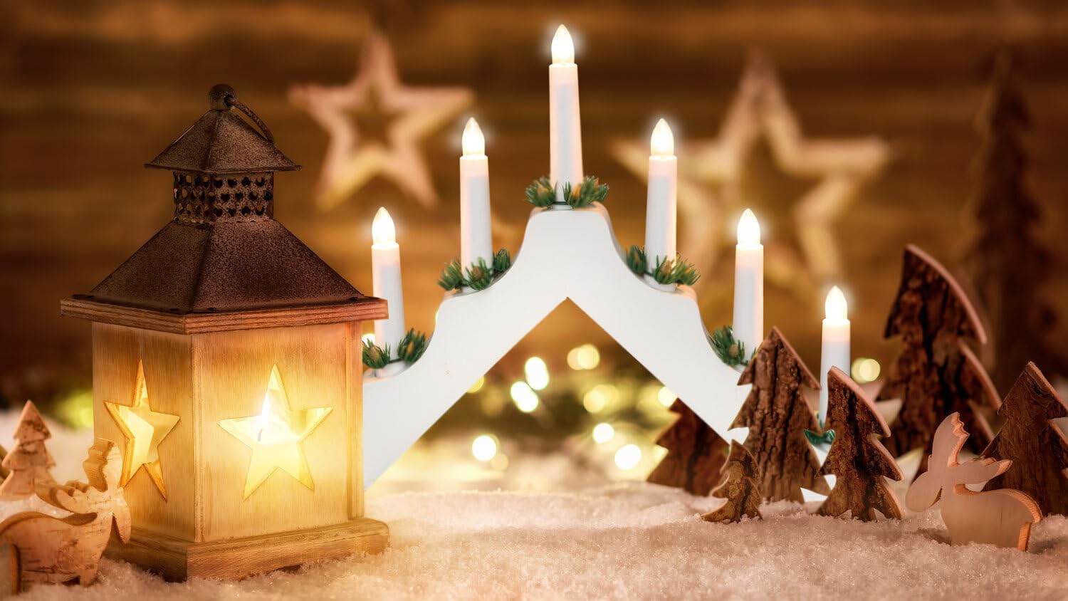 Idena 31837 - LED Adventsleuchter mit 7 LED Kerzenlichtern in Warmweiß, Schwibbogen aus weiß lackiertem Holz, mit Ersatzlampe und Schalter, Deko für Innen, als Winter-, Advents- und Weihnachtsdeko