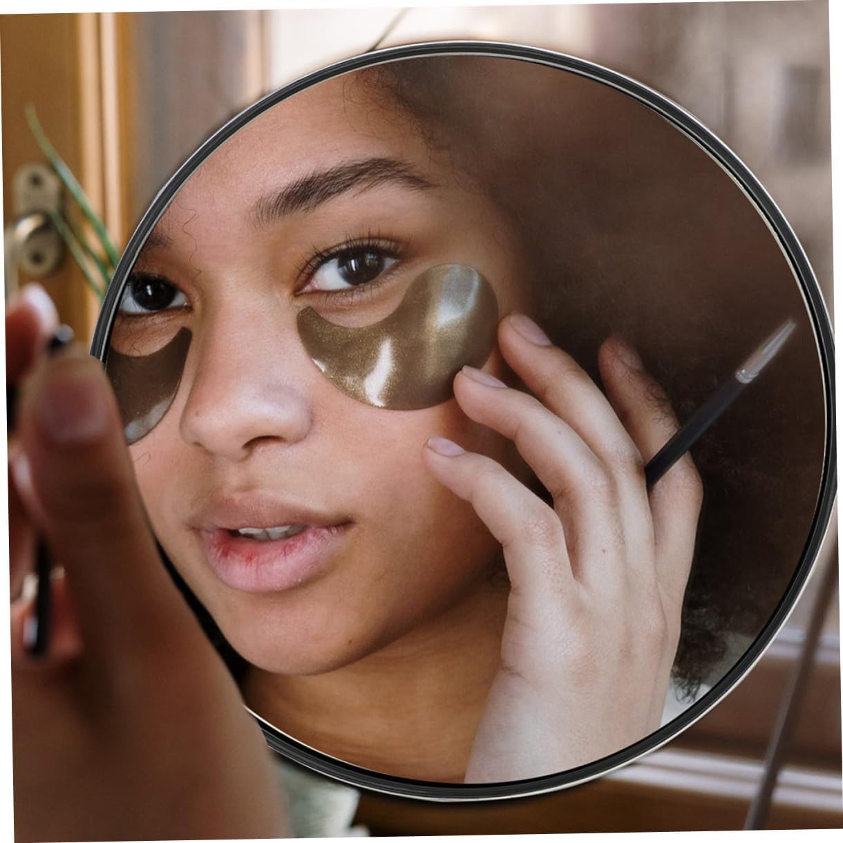 HOMSFOU 30x Magnifying Makeup Mirror with Suction Cups 150mm Bathroom Mirror for Close-up Grooming and Skincare for Travel and Bathroom Use image 4