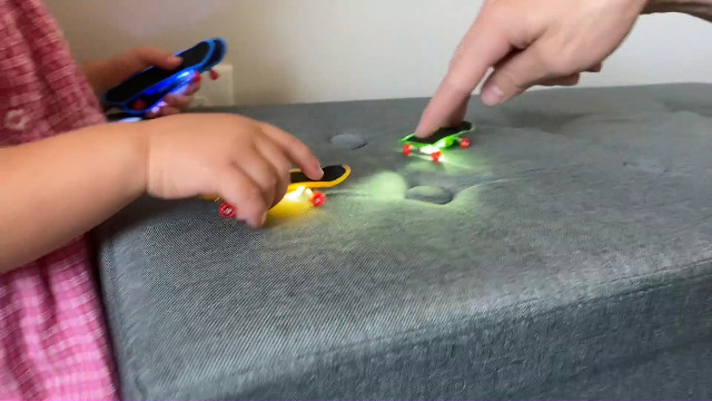 Mini Skateboard De Dedo – 9.9x2.9x2.2 Cm, Con Ruedas De Rodamiento, Para Entrenar Coordinación