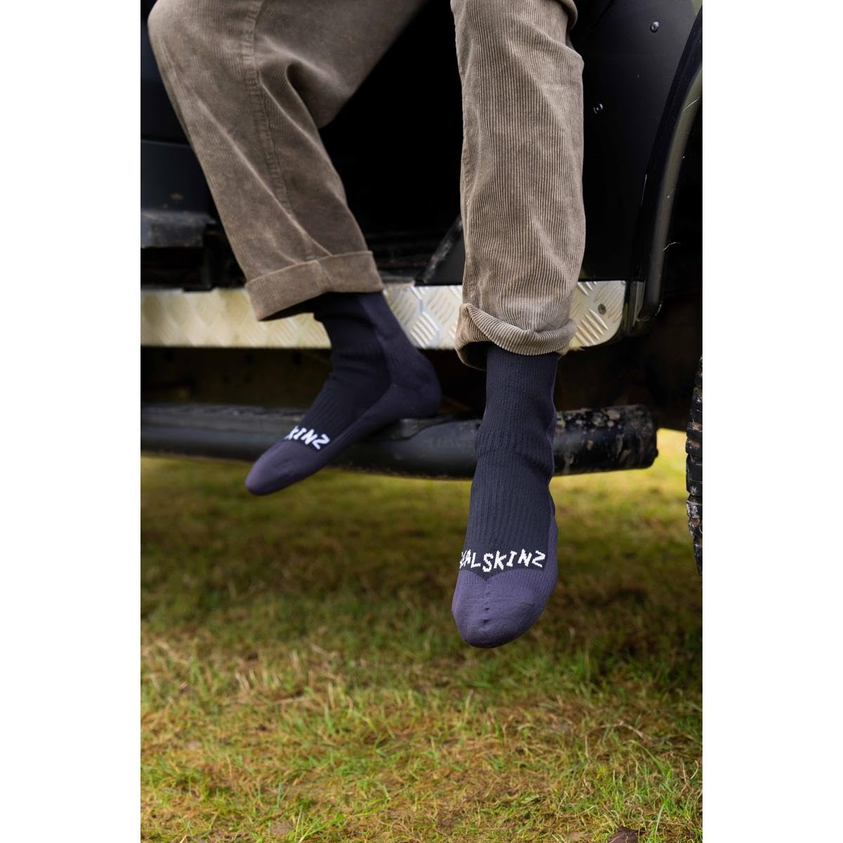 Sealskinz Starston Waterproof Cold Weather Mid Length Sock Black/Grey Unisex SOCK