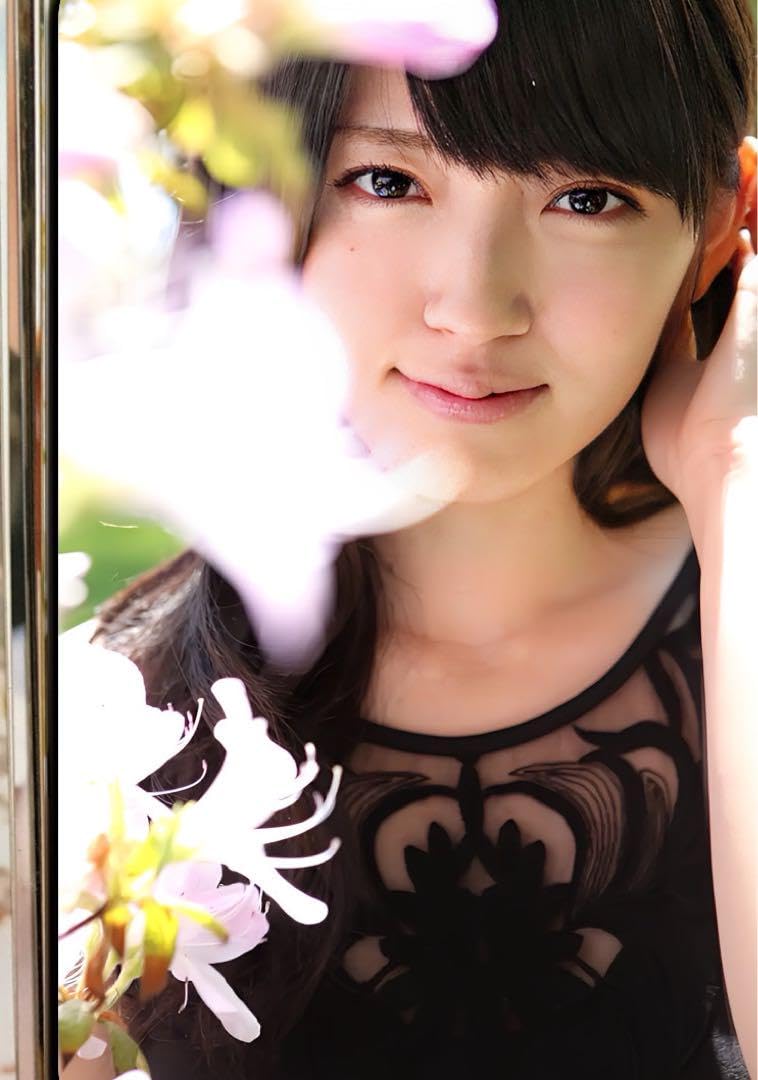 Amazon.co.jp: 鈴木愛理 写真 3 : おもちゃ