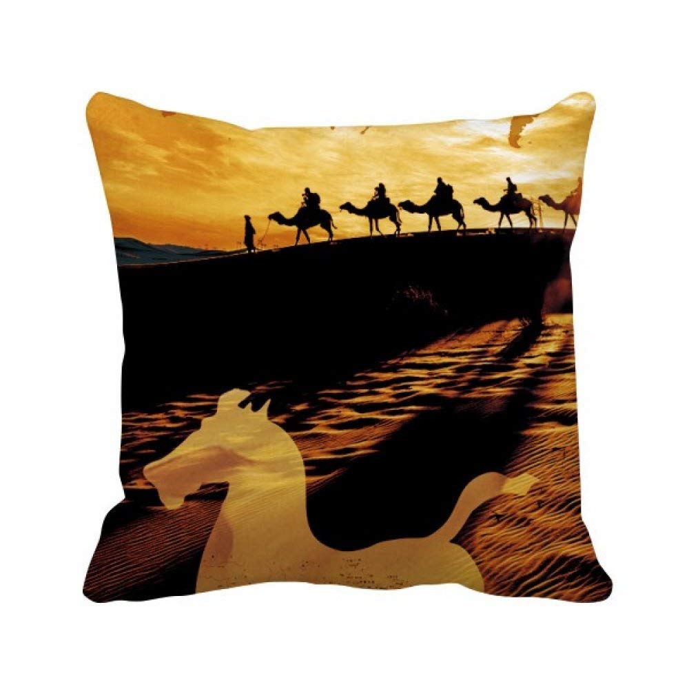 Housse de coussin carrée en camel, finitions soignées pour décoration maison