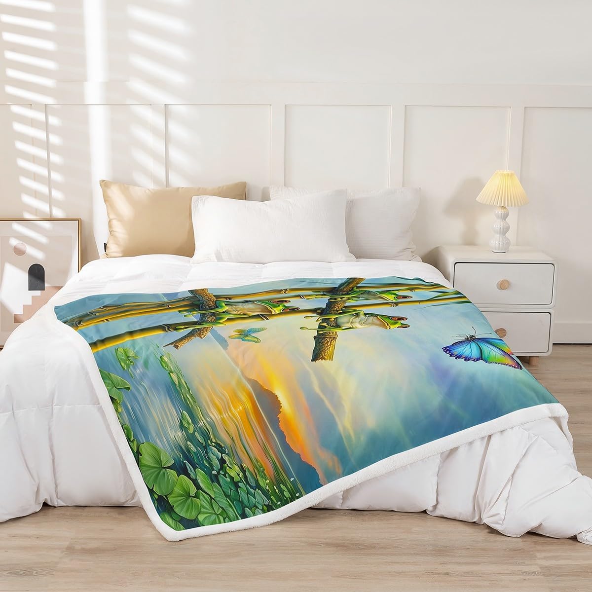 Feelyou Frog Fleece Throw Blanket Queen 90"x90" Cute Plush Blanket for Boys Girls Teens Funny Animal Theme Sherpa Blanket Blue Green Fuzzy Blanket Room Decor Small Animall Flannal Blanket