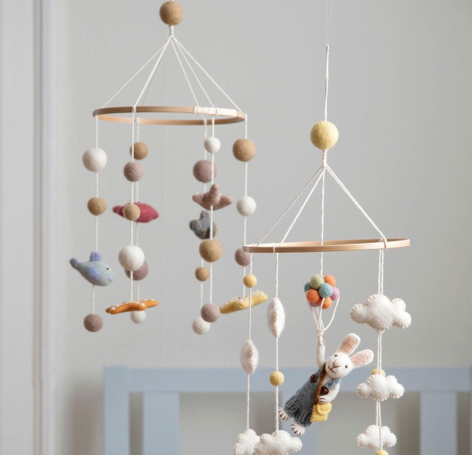 Fatto a mano e certificato Fairtrade | Gry & Sif | Elegante design danese x artigianato nepalese | Baby mobile con creature marine, pesci in feltro per culla box per bambini fasciatoio