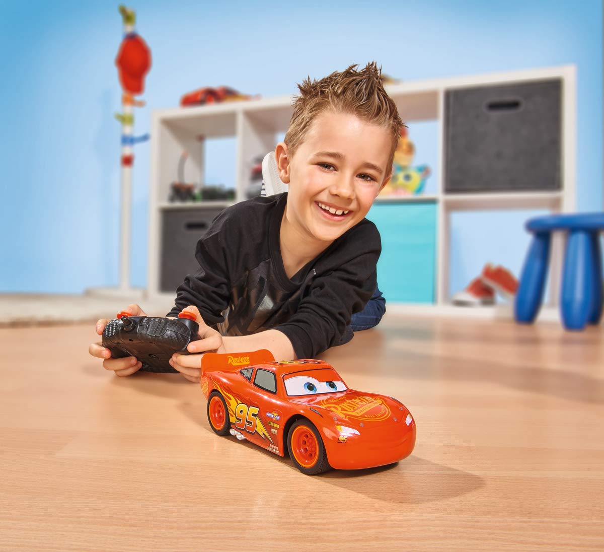 Majorette - Disney Cars 3 - Voiture Radio Commandée Flash McQueen - Echelle 1/24ème - Fonction Turbo - 213084003WEB