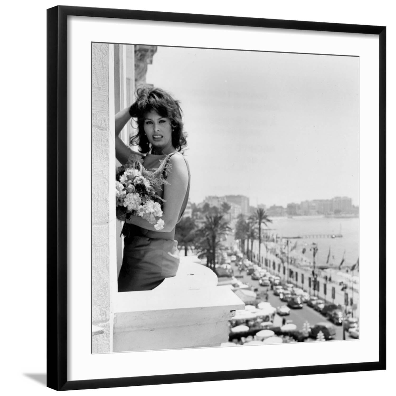 Amazon.com: Art.com Wall Photo Sophia Loren on Black Frame, 29