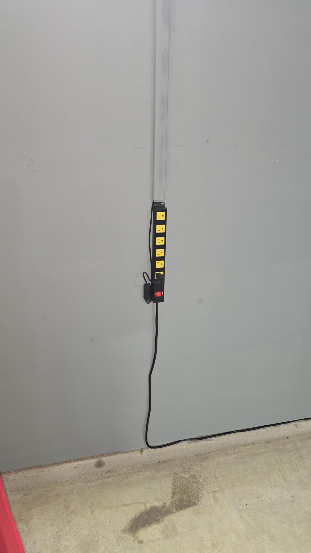 OKCHILD mounting detail and metal housing