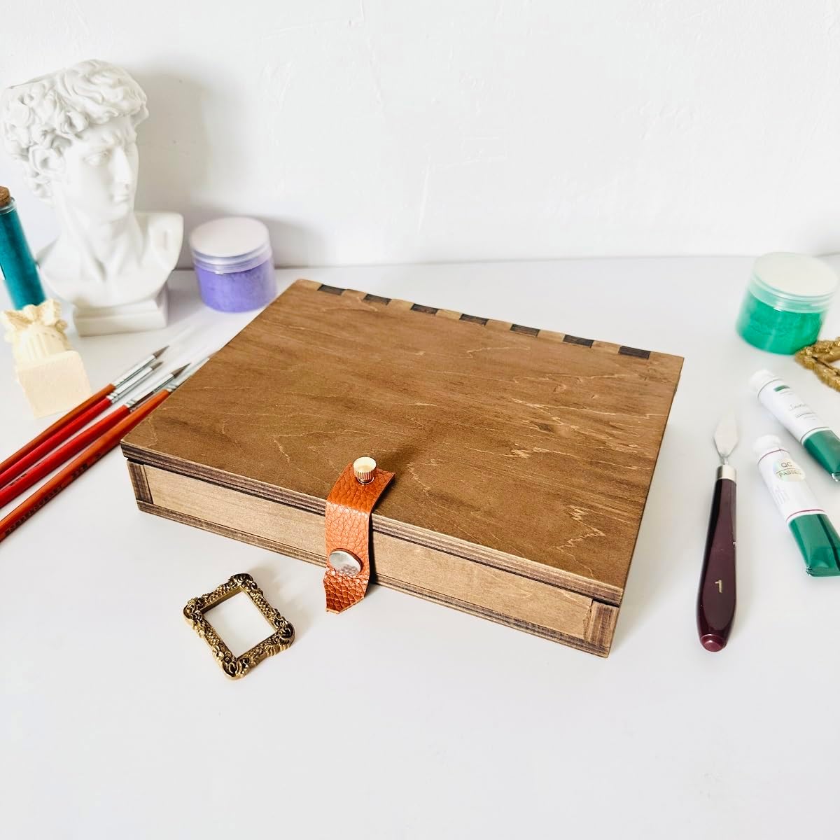 Bower Bird Wooden Travel Paint Box - Portable Watercolor & Oil Painting Kit with 18-Well Palette Compatibility, Adjustable Metal Fasteners,Built-in Acrylic Tray，Lightweight Travel (Wooden Paint Box)