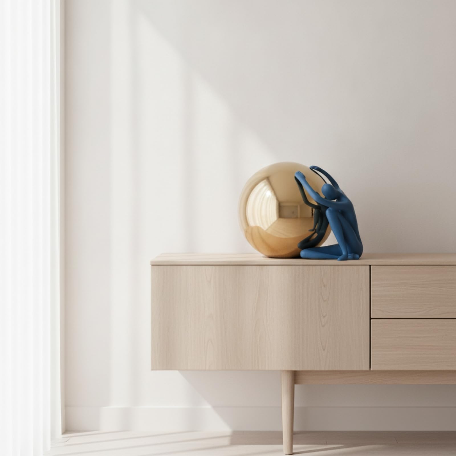 Escultura Decorativa con Figura Humana Junto a Esfera Estatua de Moderna en Acero Inoxidable y Resina Superficie, Azul Marino, 22 18 18cm