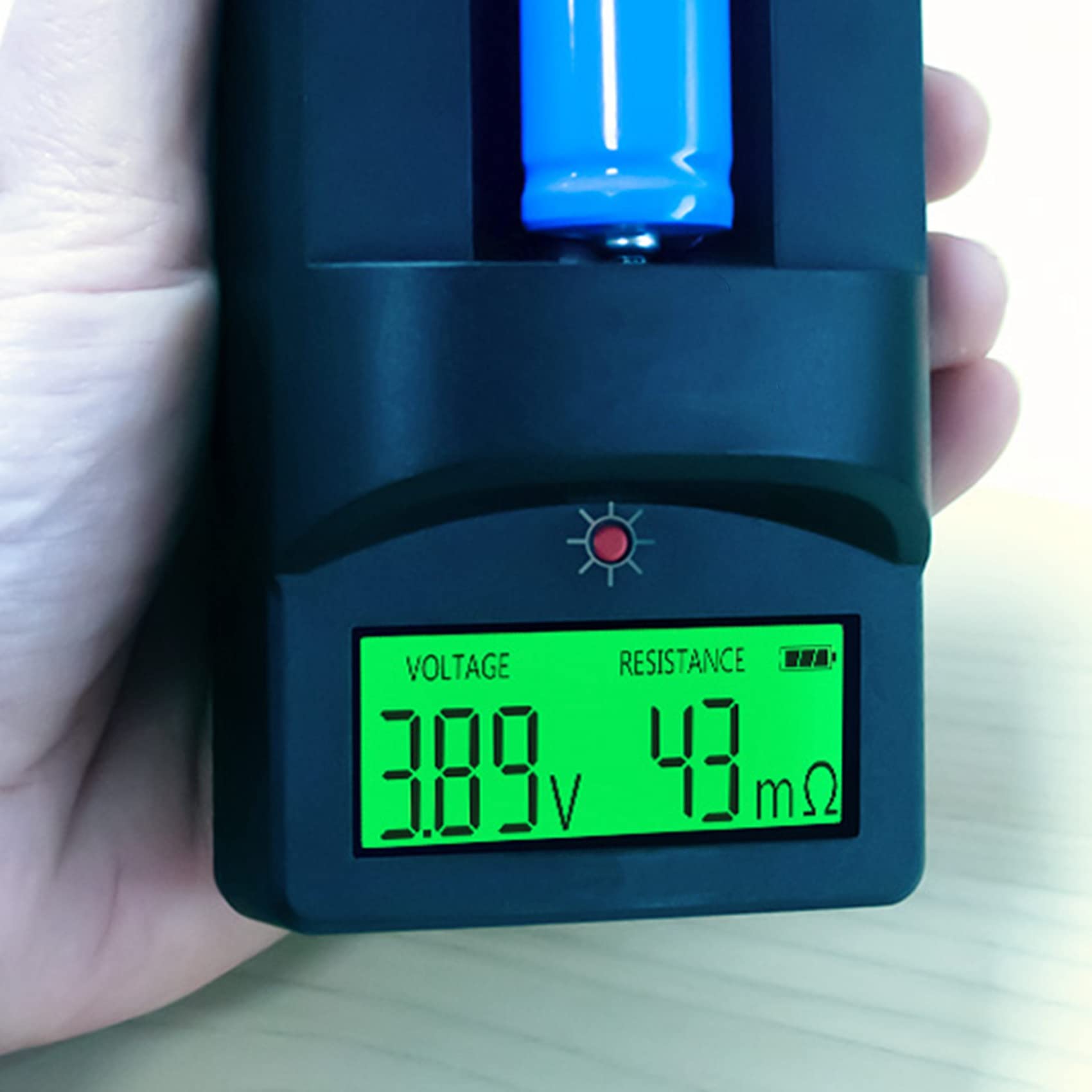 Detección interna del AA de la batería de litio del probador 0-999MΩ universal 18650 del voltaje de la batería de la pantalla digital