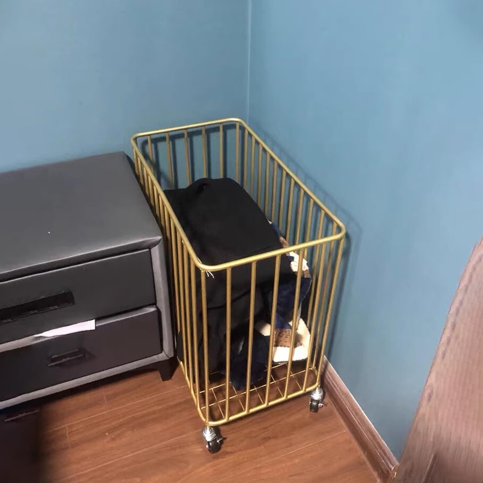Generico Cesto portabiancheria Girevole a 360° con Ruote - Cesto portabiancheria in Metallo Dorato a Rete Quadrata per Vestiti sporchi, Organizer per Vestiti, Contenitore portaoggetti, Carrello Porta