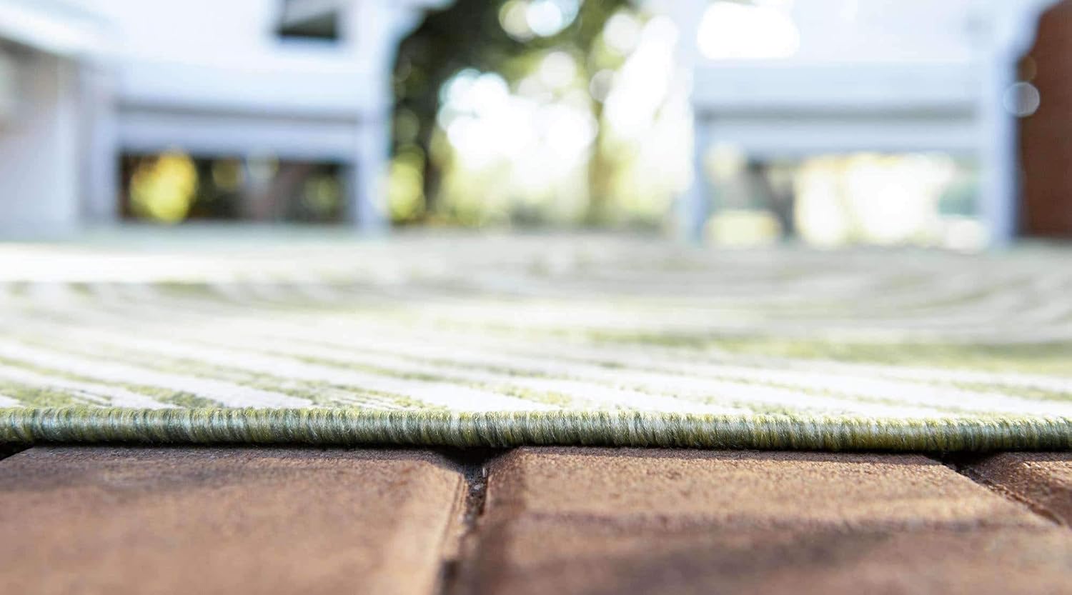 Unique Loom Outdoor Modern Collection Area Rug - Pool (6' 1" x 9' Rectangle, Green/ Ivory)