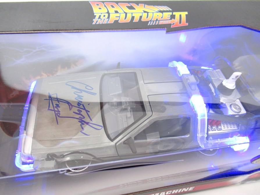 バックトゥーザフューチャー2 デロリアン　ドク、ビフ、ロレイン、サイン入り バックトゥーザフューチャー2 デロリアン ドク、ビフ、ロレイン