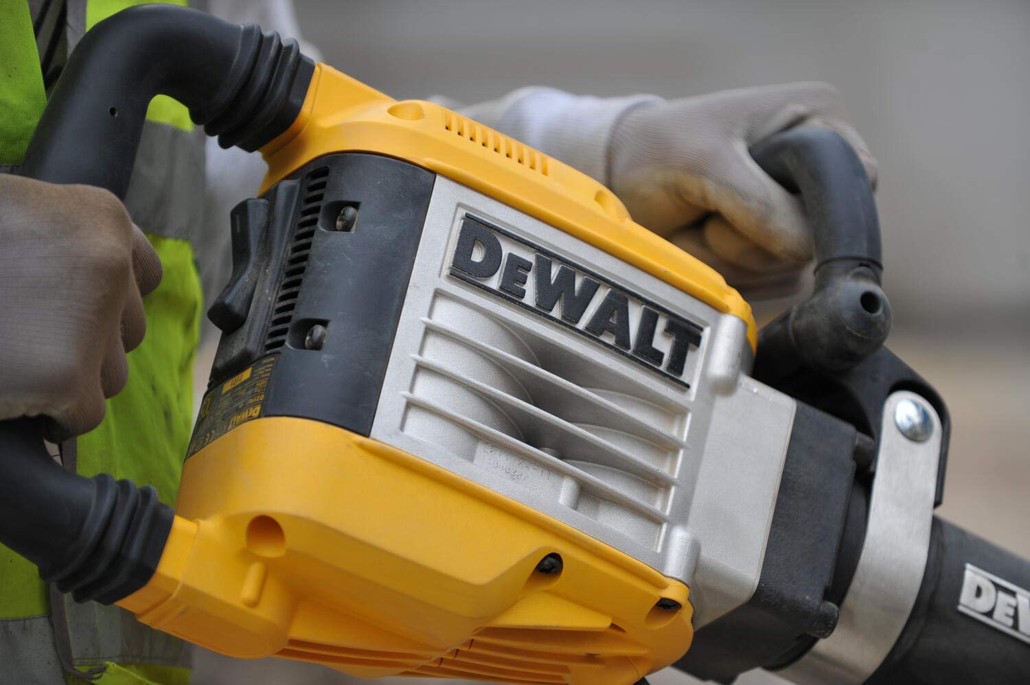 DEWALT Młotek wyburzeniowy 30 mm sześciokątny 16 kg 1600 W