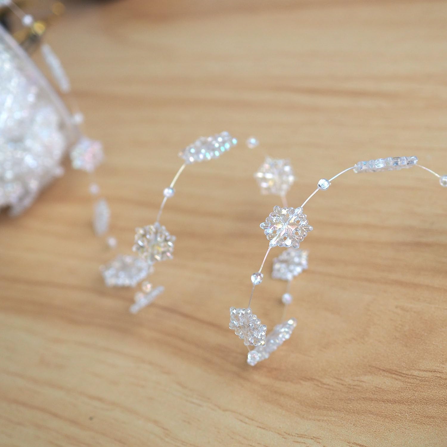 32Feets/10Mards Snowflake Beaded String Fishing Line Pearl Garland Beads Decoration Stored with Transparent Spool-Snowflake Pattern，for DIY Crafts Bouquet Home Decor Party (Transparent)