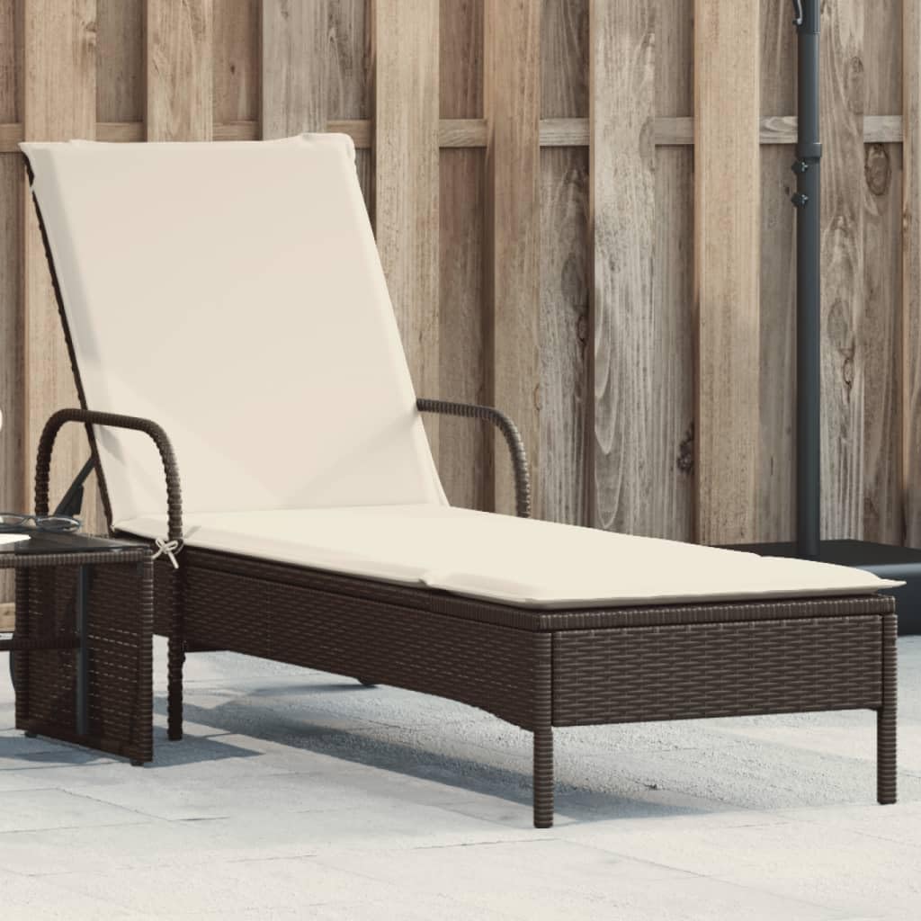 Lettino prendisole regolabile con ruote, lettino da giardino con rivestimento rimovibile e cuscino in polyrattan, lettino prendisole con ruote e cuscino, marrone