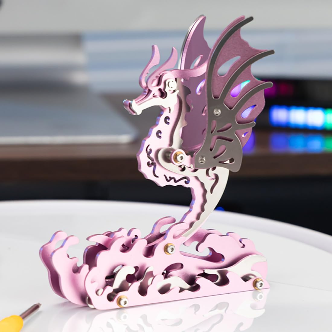 Puzzle 3D in metallo per adulti, modello di cavalluccio marino, kit di modelli di animali per adulti, decorazione per la scrivania di casa, kit da costruzione, regalo (rosa)