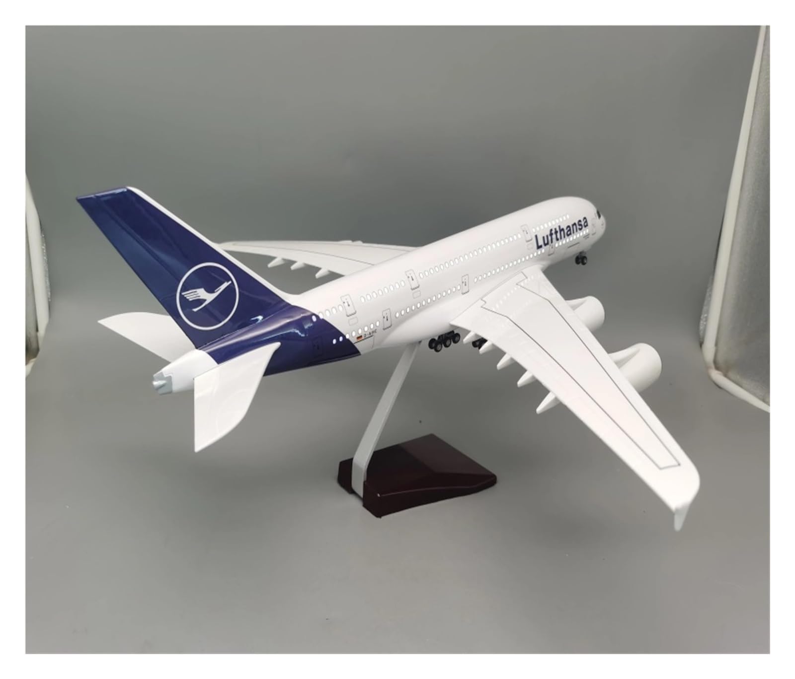 Feng Shui， Odlewany metalowy samolot w skali 1/160 do samolotu A380 Lufthansa Model linii lotniczych Lufthansa Kolekcja lekkich samolotów z żywicyMalowanie modeli komputerów stacjonarnych Airbus do
