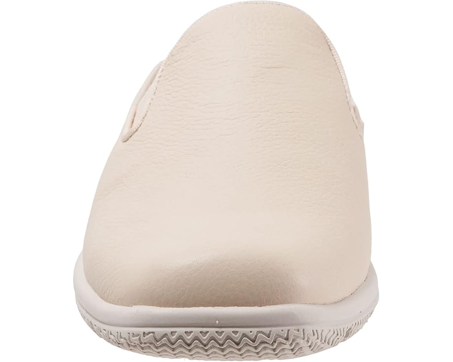 Trotters Uma - Front View