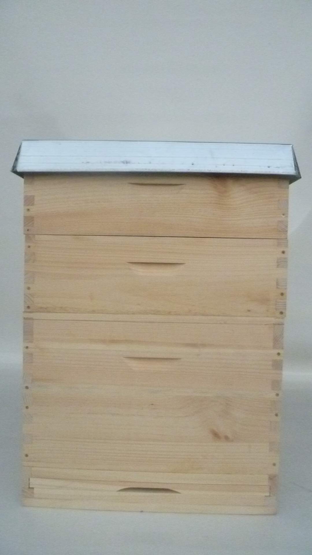 Apisfarm Imkerei Dadant 12er Beute Bruder Adam | Weymouth-Kiefer 20mm | 1 Brutzarge + 2 Honigzargen | 36 Rähmchen Edelstahl | Varroaboden + Blechdeckel