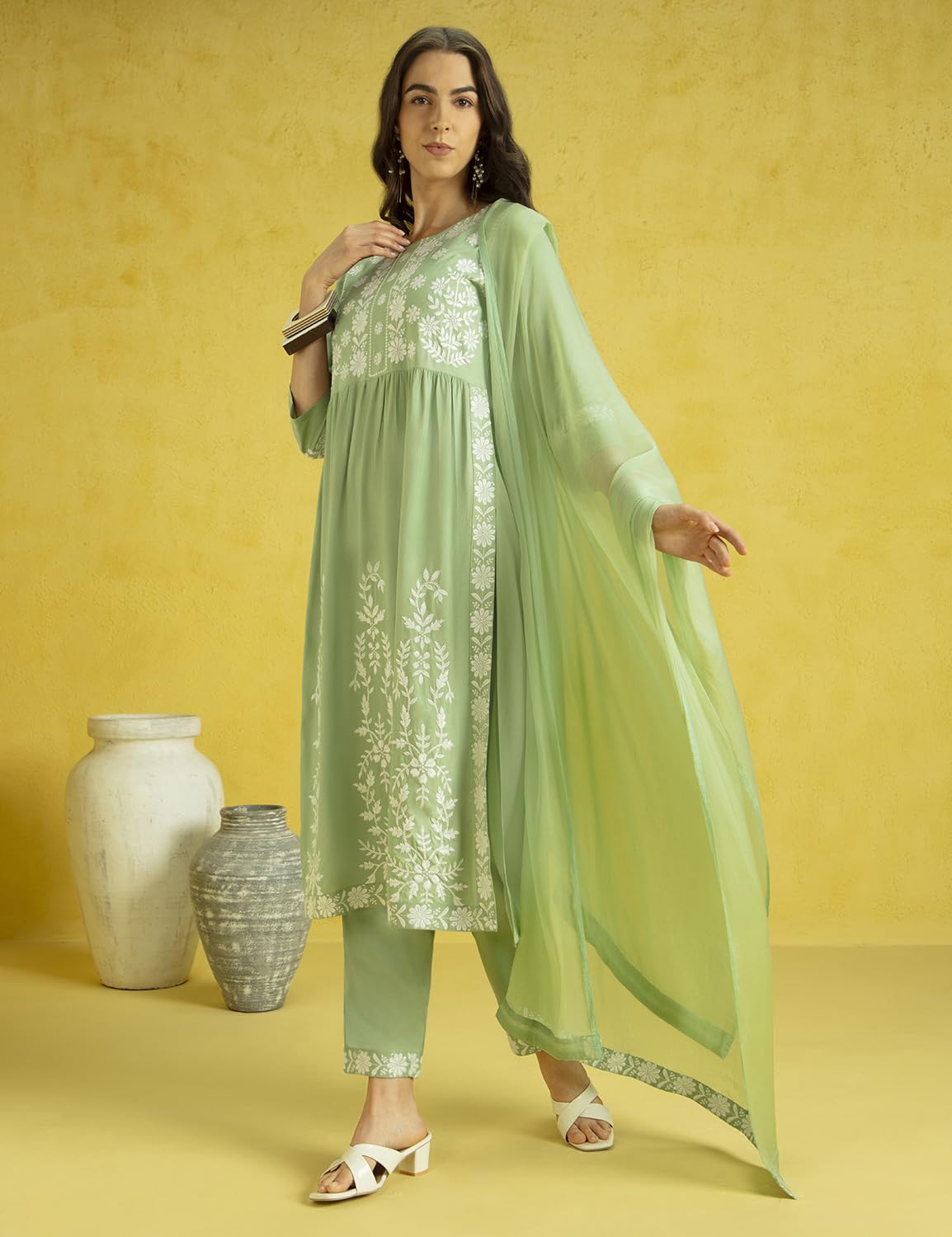 Kaari Completo Kurta Chikankari da Donna Dupatta - vestibilità Aderente e Svasata | Dupatta in Chiffon con Fascia Ricamata | Pantaloni Dritti con Tasca Laterale | Completo Kurta da Donna