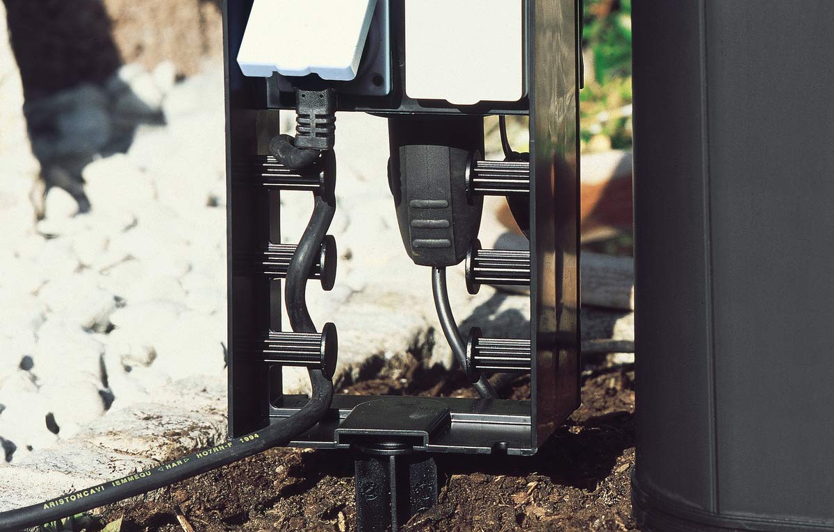 OASE 54978 InScenio FM-Master 1 - 2 permanente und 2 ausschaltbare Gartensteckdosen mit Funkfernübertragung und Spritzschutz zur Stromversorgung für den Garten und Außenbereich