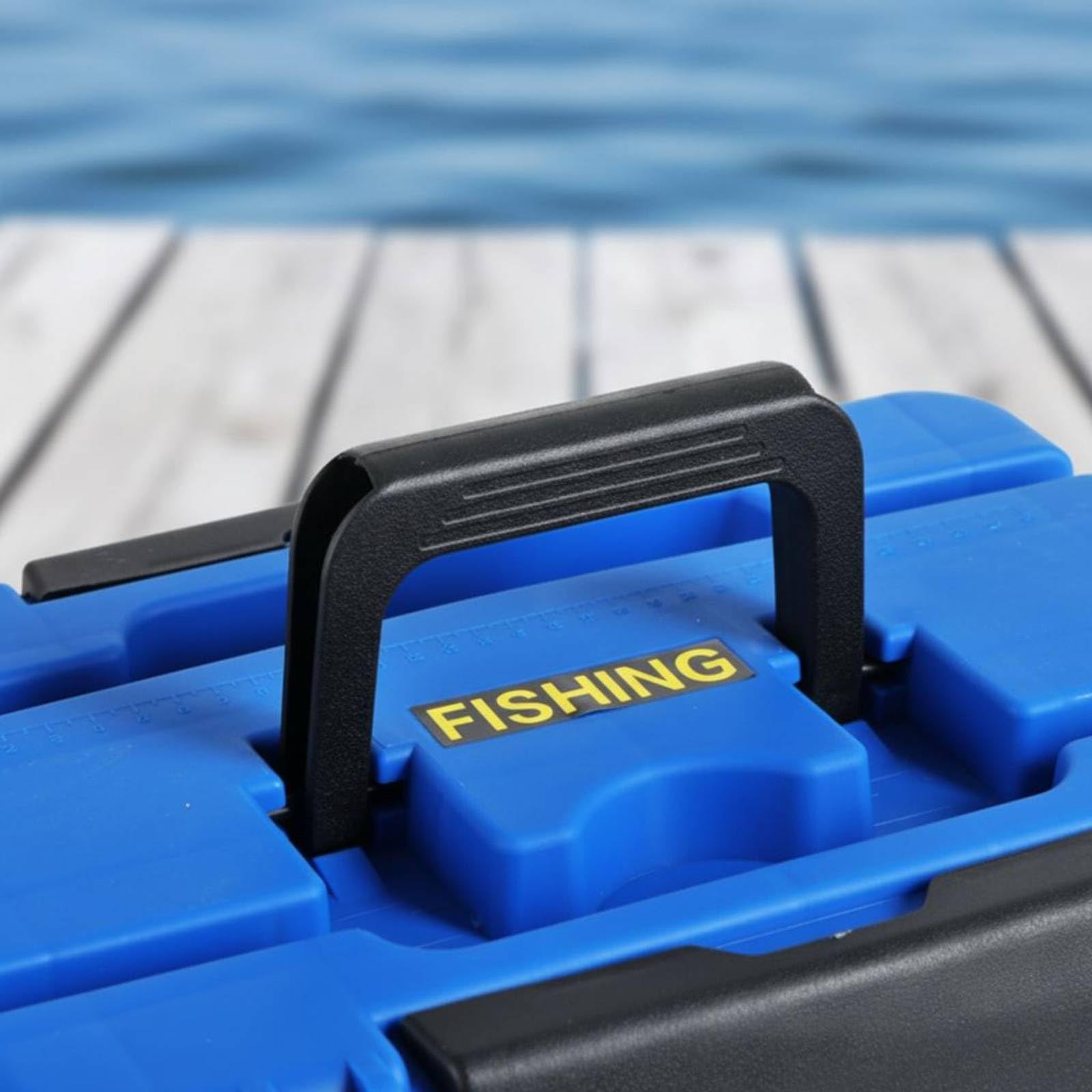 LOVIVER Box Sedile da Pesca Contenitore Attrezzatura Scatola Esche Secchio in Plastica con Coperchio Manico E Tracolla Struttura Solida per Ordinare Ami Pinze E Adatto Fiume Barca Riva, Rosso