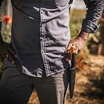 Fiskars Couteau de jardin Hori Hori, lame dentelée à affûtage de précision, outil de désherbage et de plantation à pointe fourchue, acier inoxydable ajustable
