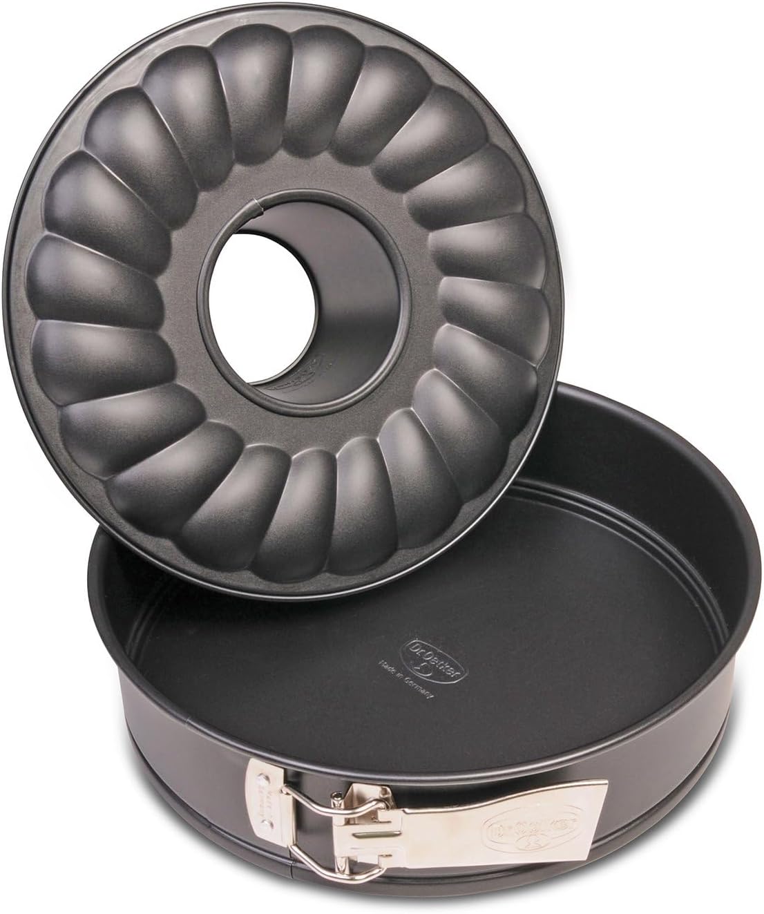 Dr. Oetker Classic Springform Cake Tin with Flat and Tube Base Diameter 24 cm - Made of High-Quality Sheet Steel with PFAS-free Non-Stick Coating, Heat Resistance up to 230°C - Made in Germany