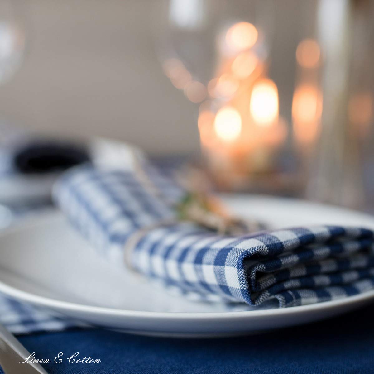 Linen & Cotton Juego de 4 Servilletas de Tela a Cuadros Estella - 100% Lino, Blanco Azul (32 x 32 cm) Suaves Lavable Rústico para Hogar Mesa de Centro de Madera Restaurante Picnic Verano Pascua País