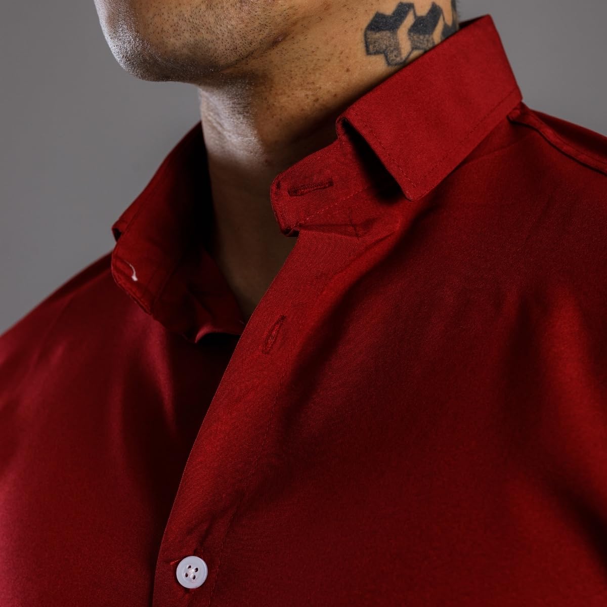 Kit 2 Camisas Sociais Masculinas, Manga Longa, Slim Fit, Tecido Premium, para Trabalho e Casual em promoção! Veja a oferta e mais achadinhos de Camisas 5 Hoje é o melhor dia para comprar Kit 2 Camisas Sociais Masculinas, Manga Longa, Slim Fit, Tecido Premium, para Trabalho e Casual com aquele preço maroto! Promoção! Aproveite a oferta! 5