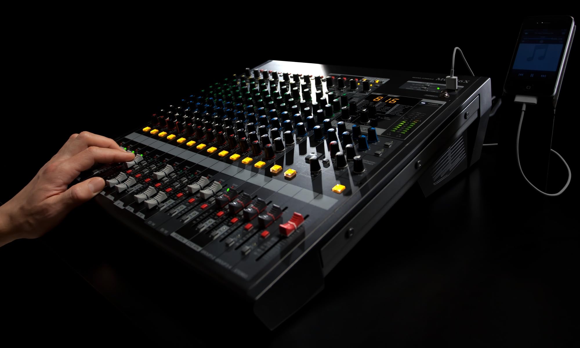 S*o様 YAMAHA MGP24X Yamaha MGP24X Premium Mixing Console : Amazon.in: Musical Instruments