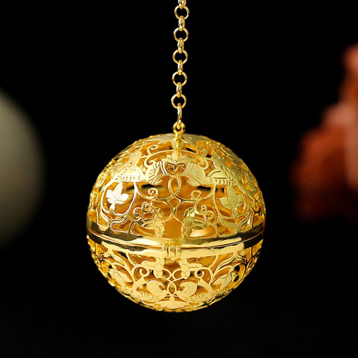 Didiseaon Difusor Colgante de Aromaterapia de Latón Abierto Bola Hueca Decorativa para Aceites Esenciales, Accesorio Perfumado para Mujer, Collar Aromático para Uso Diario y Obsequio