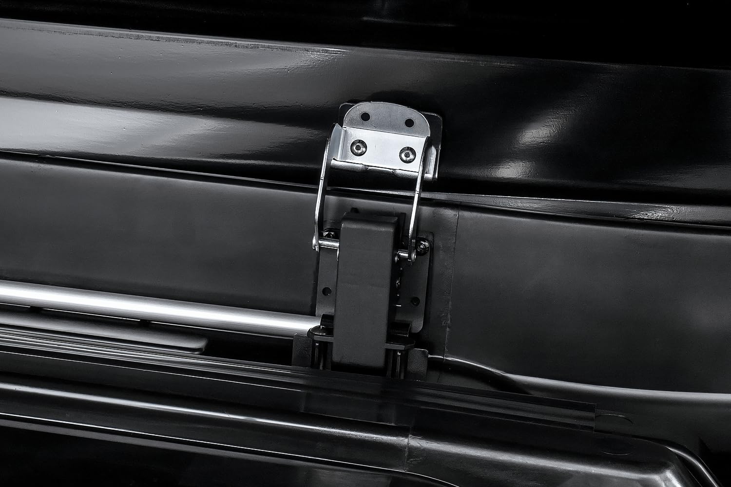 Box dachowy Inter Pack Skugga L 660 czarny mat