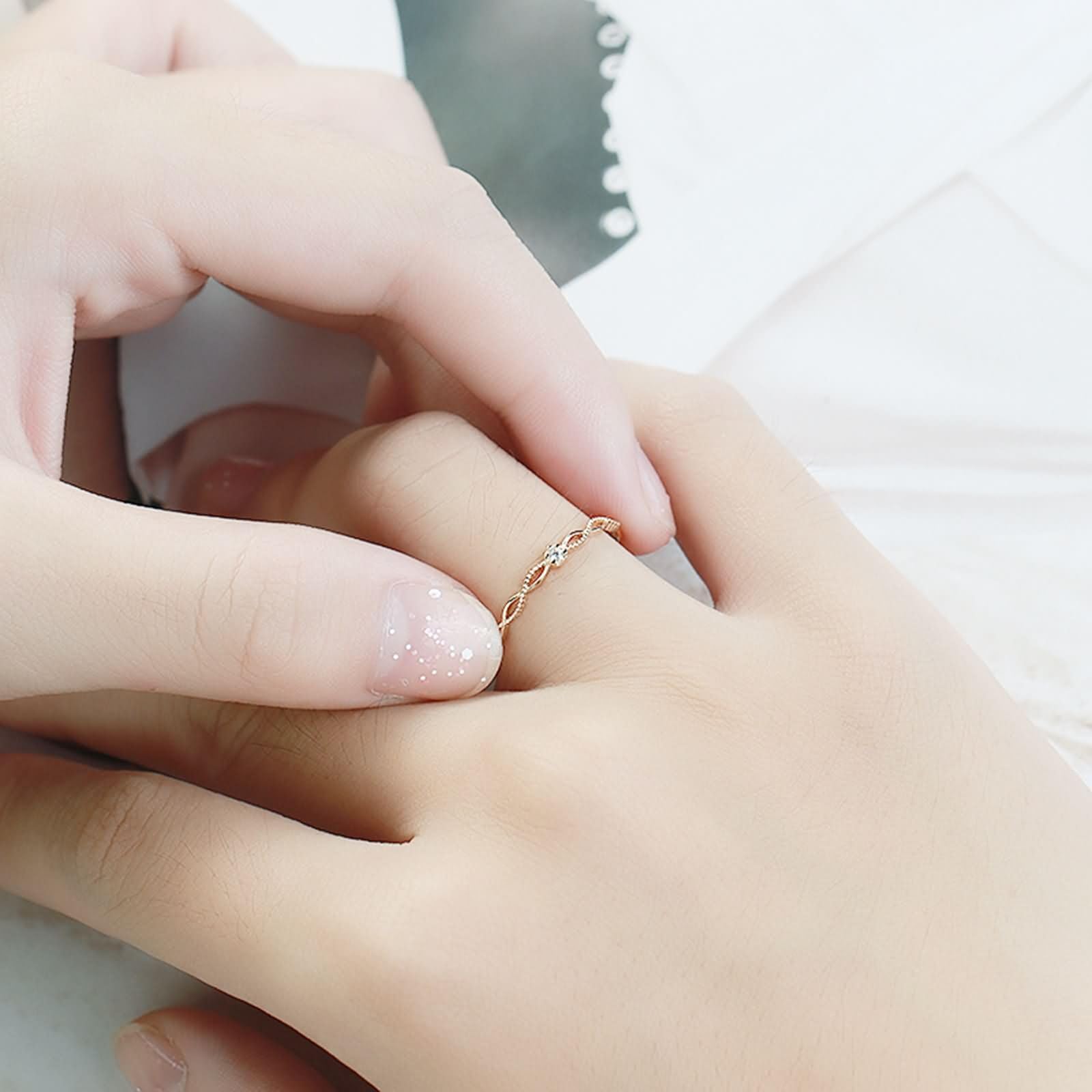 Anillo apilable de oro amarillo de 9 quilates, 14 quilates y 18 quilates, fino para mujer, anillo de diamante infinito clásico y delicado de oro real