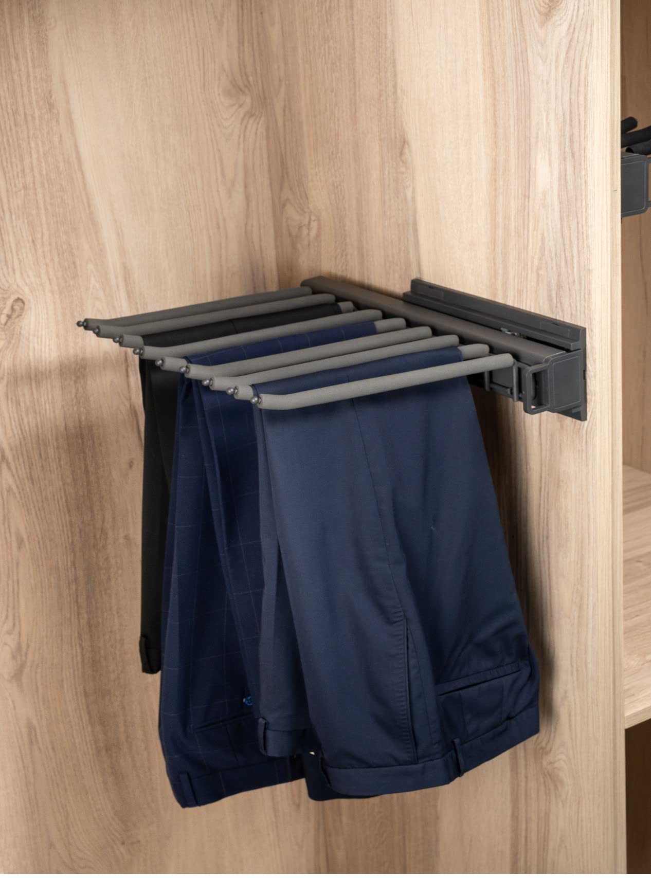 AZERODESIGN- Pantalonero Extraible para Armario o vestidor -Organizador Ropa - Pantalones- 9 Perchas con Foam Negro Antideslizante- Medida de Fondo 45cm y Ancho 35 cm (Izquierda)