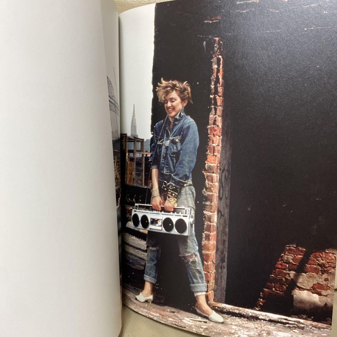 Amazon.co.jp: マドンナ 写真集 Madonna NY C : おもちゃ