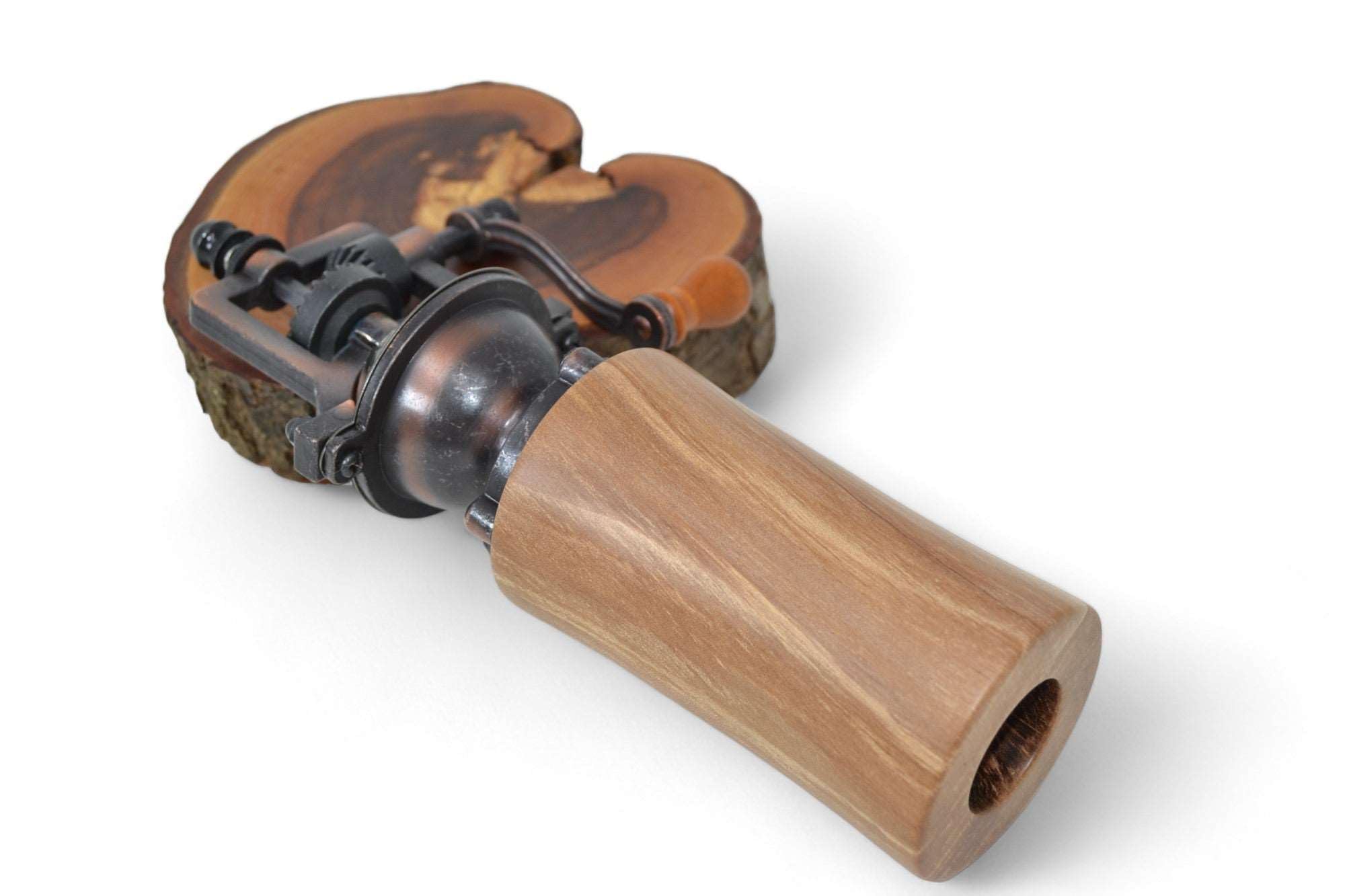 Manuelle Gewürzmühle aus Birnenholz mit Kurbel in Antik-Optik – Pfeffermühle & Salzmühle handgefertigt in Österreich, Keramikmahlwerk, ca. 20 cm, Geschenkidee