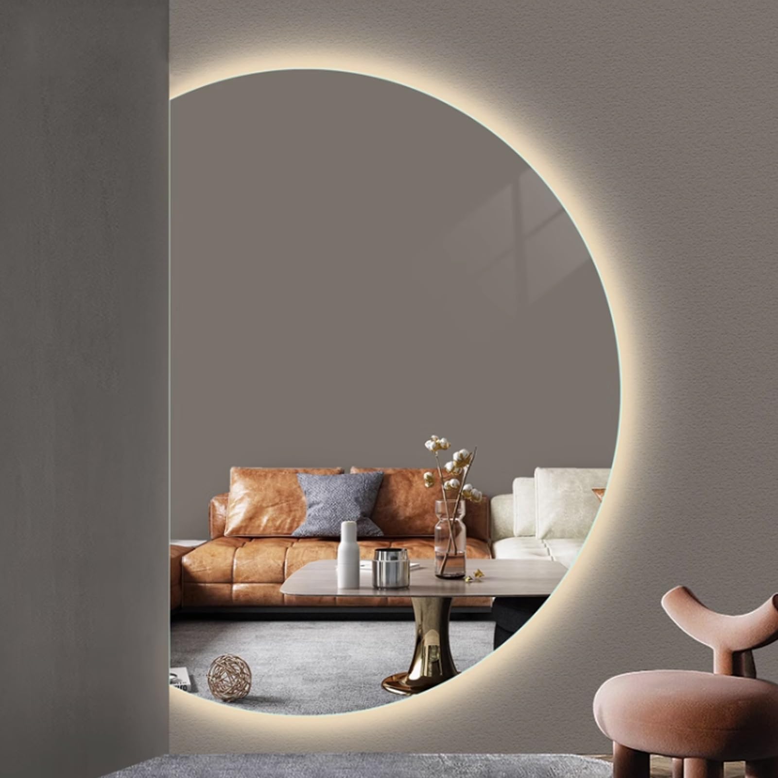 Grand miroir mural LED demi-lune idéal pour illuminer une petite salle de bain