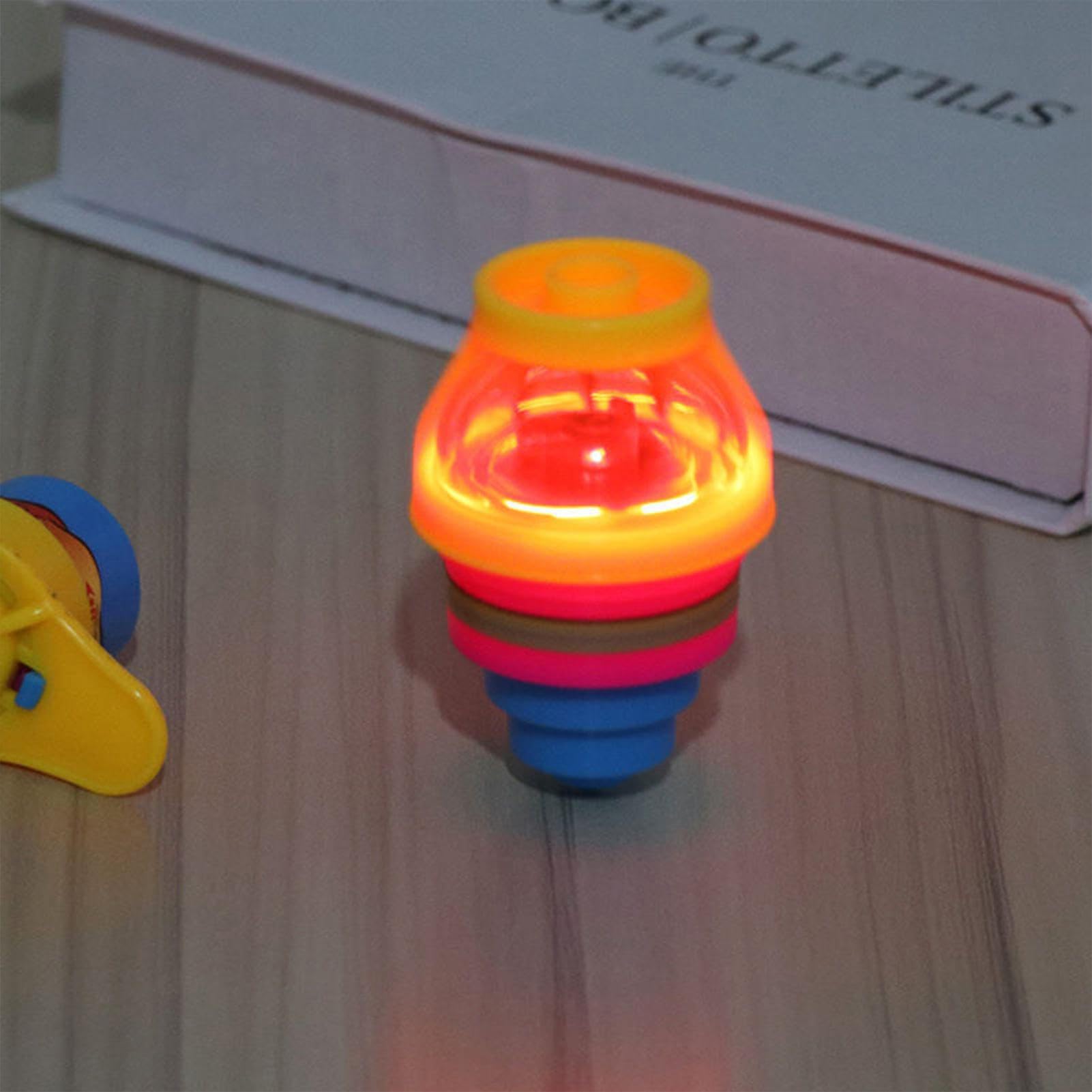 Sollee Lanciatori di trottole,Lanciatori di trottole - Spinner Top Launch Giocattolo Illuminato con lanciatori di giroscopi,Lanciatori di Giocattoli Lampeggianti e trottole, Regali di Compleanno