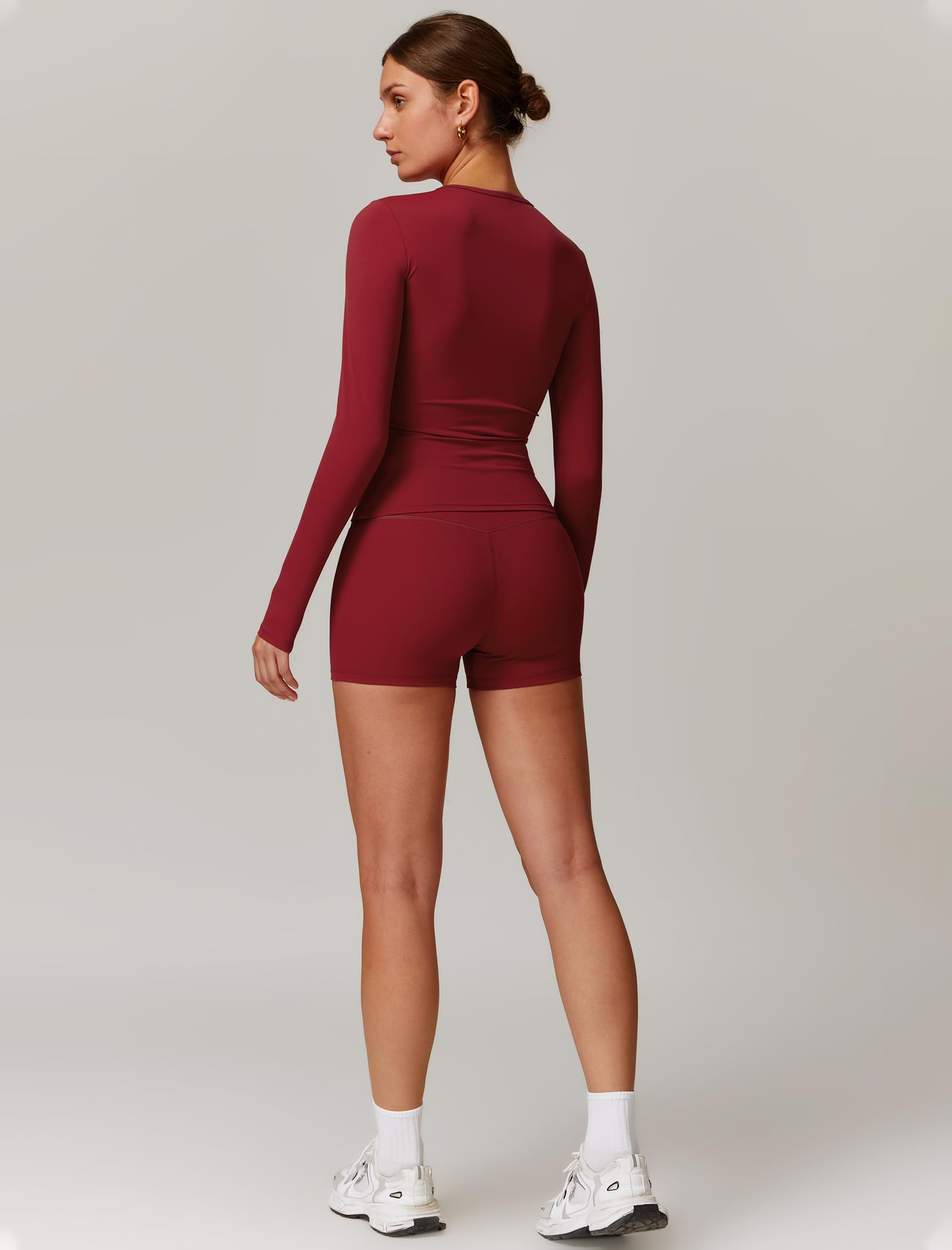 QBGJTD Conjunto de entrenamiento para mujer, dos piezas, camiseta de manga larga a juego, pantalones cortos de cintura alta, para otoño e invierno, gimnasio, entrenamiento