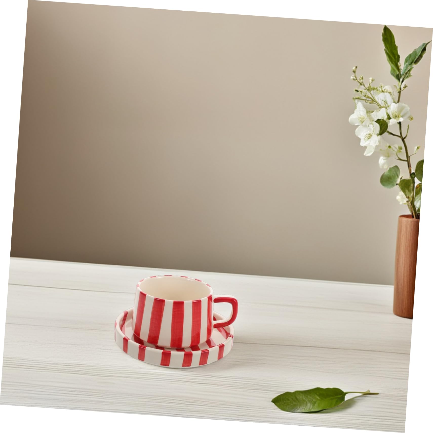 Gatuida Tasse à Café Céramique Rayée Avec Soucoupe Rouge Mug Et Sous-tasse Pratique Pour Bureau Thé Et Espresso Design Unique Et Facile à Nettoyer