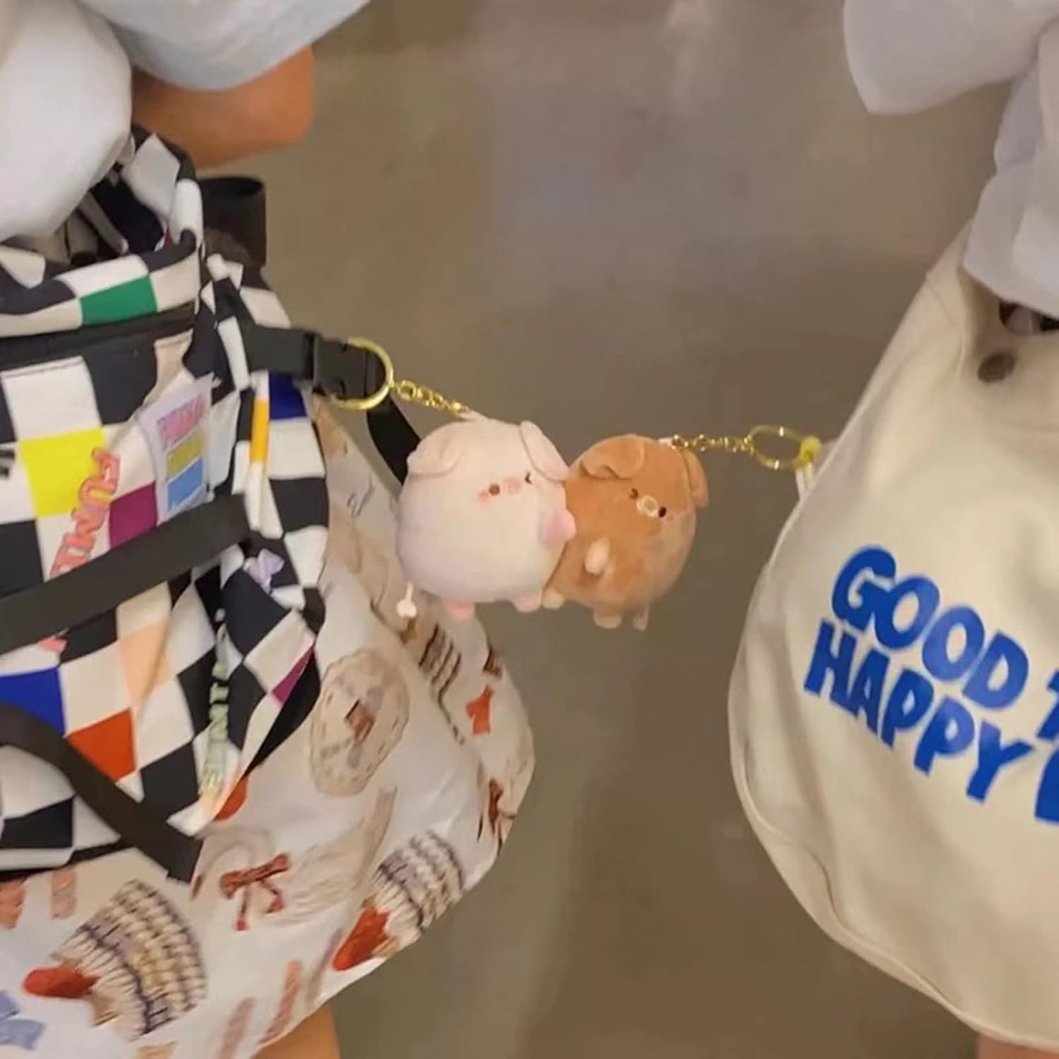 Kinmy カップル キーチェーン 1 ペア ぬいぐるみ 磁気 カップル 豚 キーチェーン かわいい ぬいぐるみ カワイイ ガール ホリデー ギフト パーソナライズ マグネット バックパック ペンダント