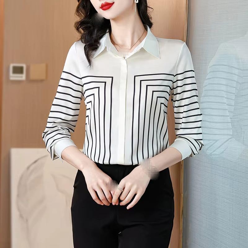 Chemise rayée en satin fluide pour masquer les plis et rester chic