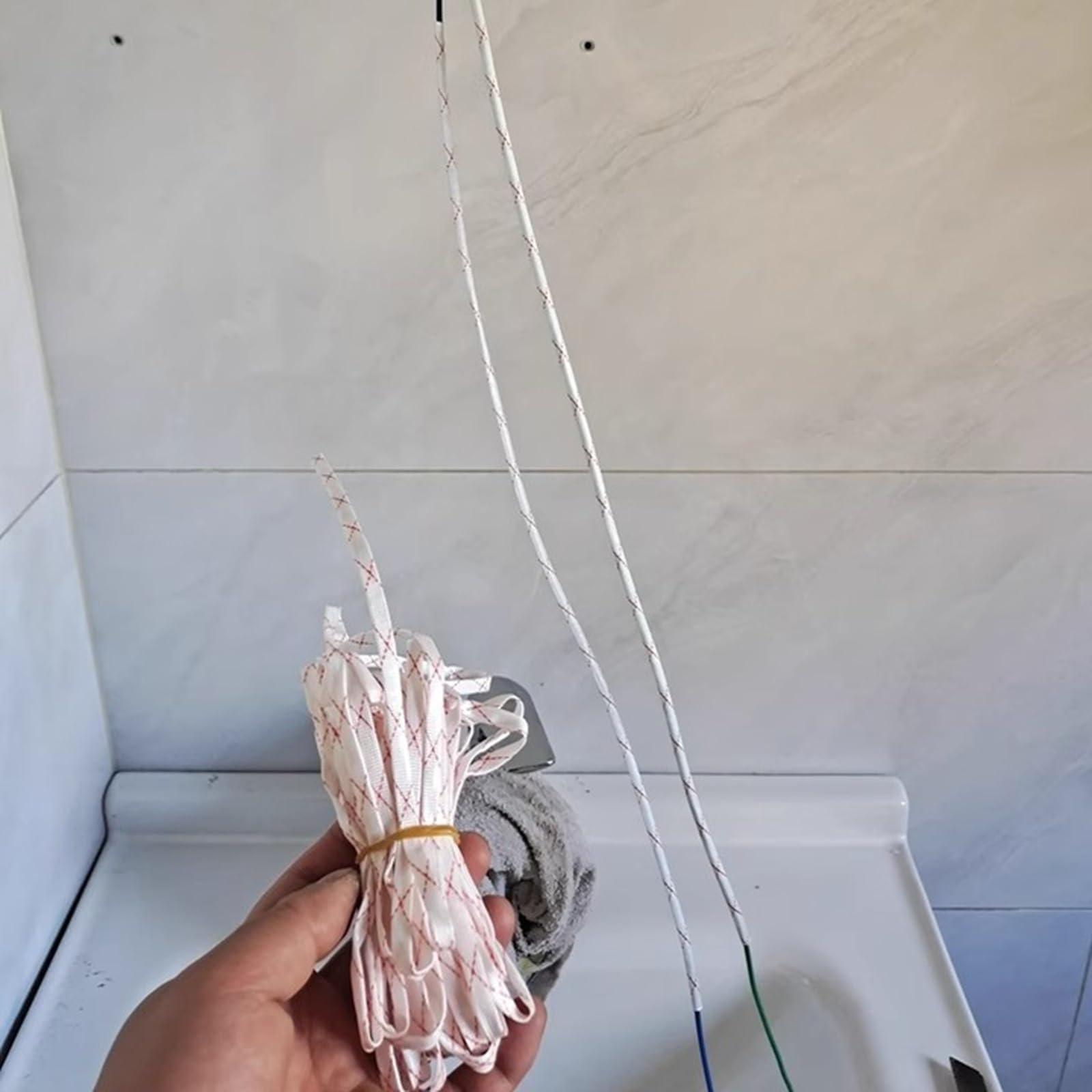gaine electrique Manchon isolant en fibre de verre pour câbles, Protecteur de cordon domestique, Résistant à des températures élevées jusqu'à 180 °C, 1/3/5/10/30/50/60 mm(66ft/20m,1mm)