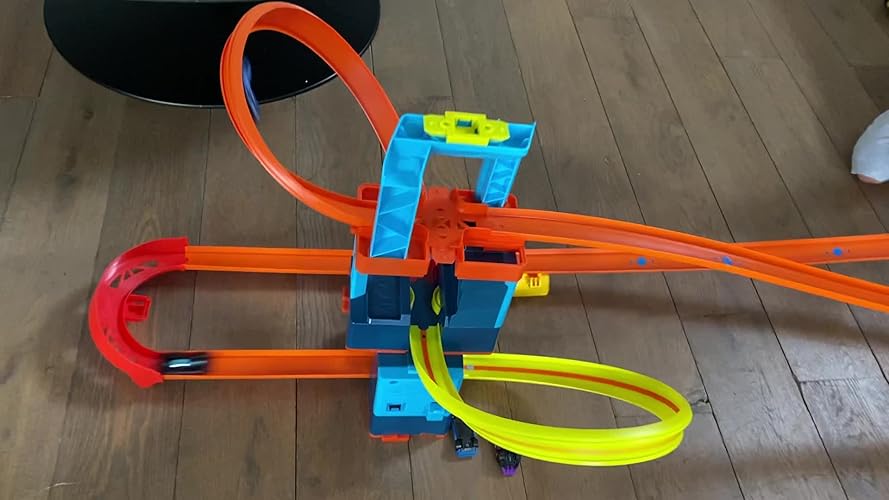 Hot Wheels Vrachtwagens worden geleverd met stunts. Verschillende modellen