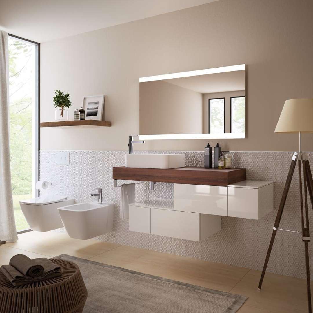 Pack WC Ideal Standard T359601 installé dans une salle de bains moderne