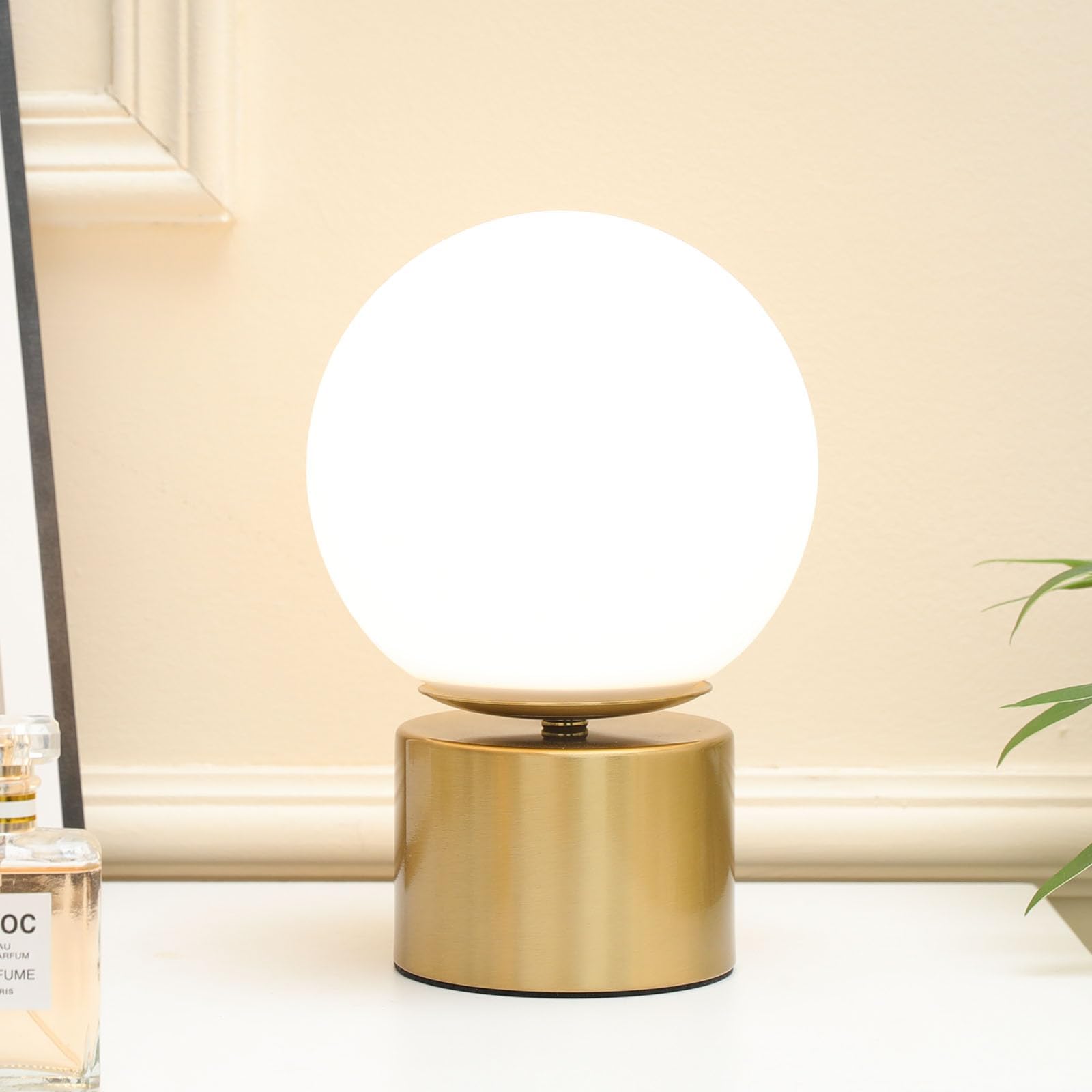 SOTTAE 9 Inch Modern Gold Globe Table Lamp, Vintage Mid Century Round Table Lamp with White Glass Shade Metal Base for Bedroom Bedside Lamp Living Room End Table