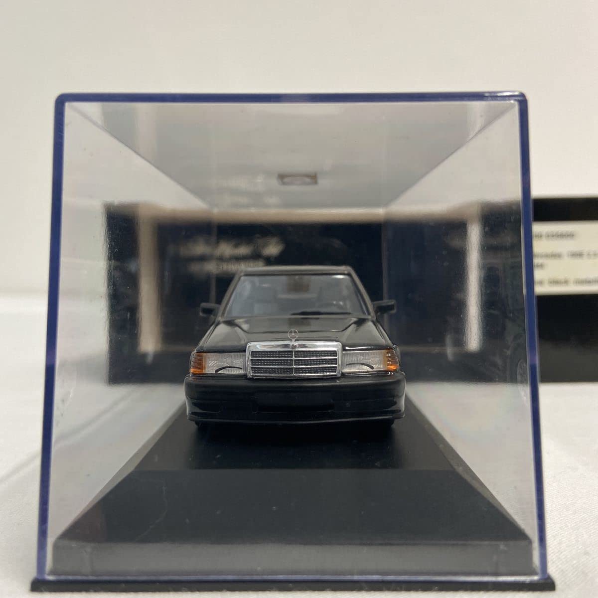 1/43 メルセデス ベンツ 190E 2.3-16 1984 Mercedes-Benz 190E 2.3-16 | 1:43 Scale Diecast Model Car